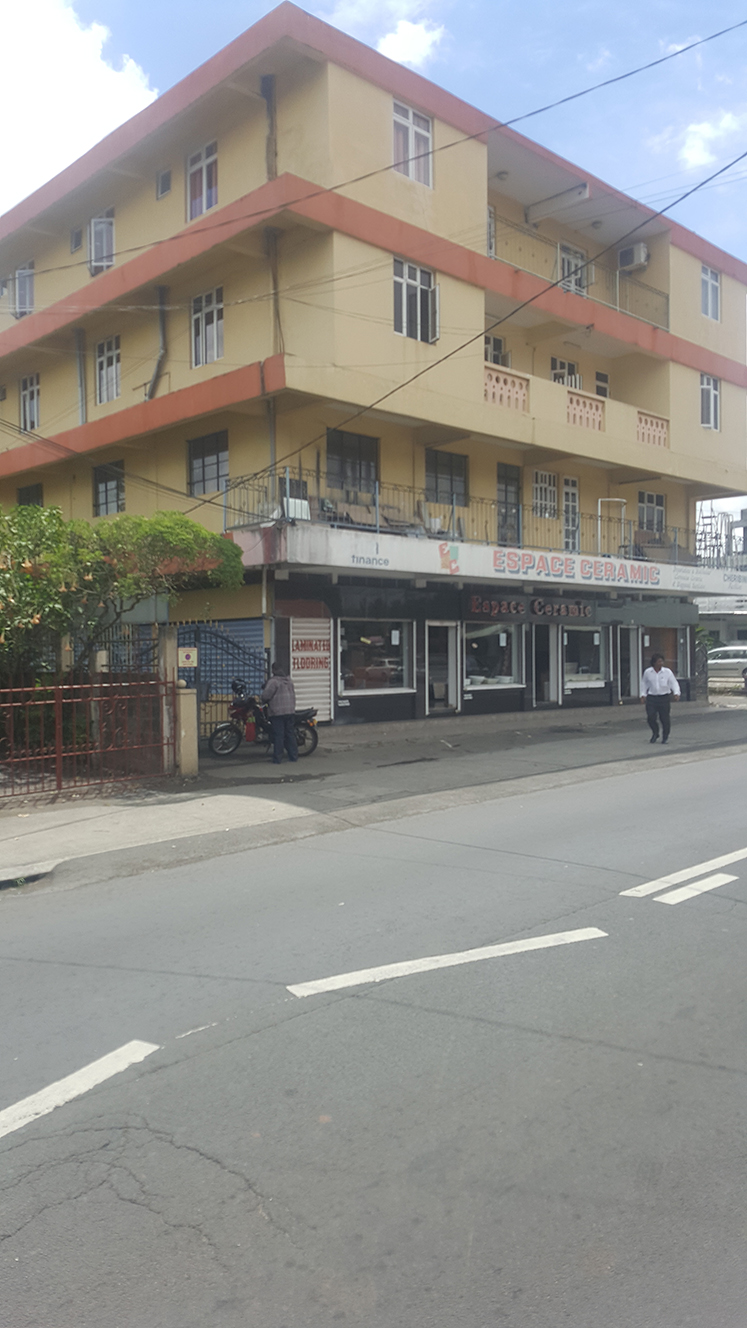 HS101 - Executive apartment &ndash; 3 master bed room fully furnished & fully furnished studio to rent at, royal road Belle Rose